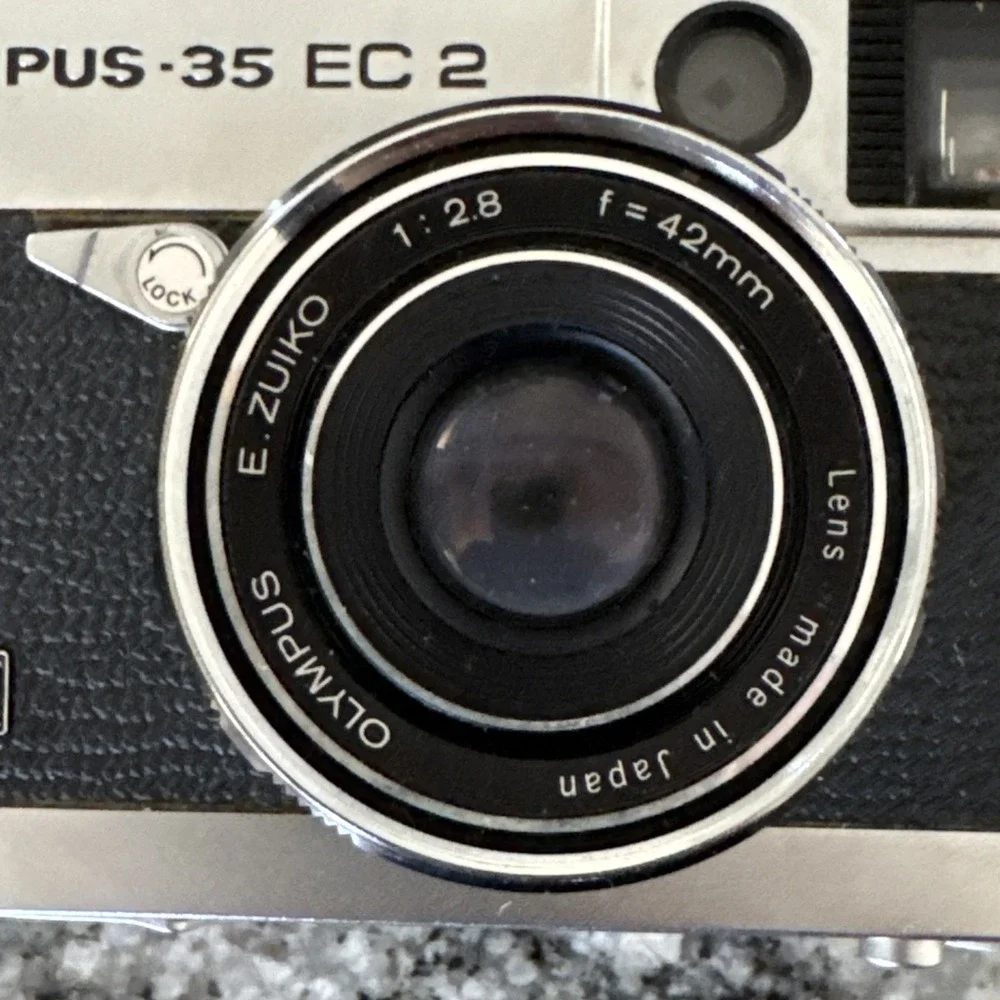 Olympus 35 EC 2 Point & Shoot Film Camera E.ZUIKO 42mm F2.8 Lens! From Japan